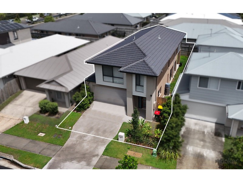 8 Dorchester Close, Pimpama QLD 4209