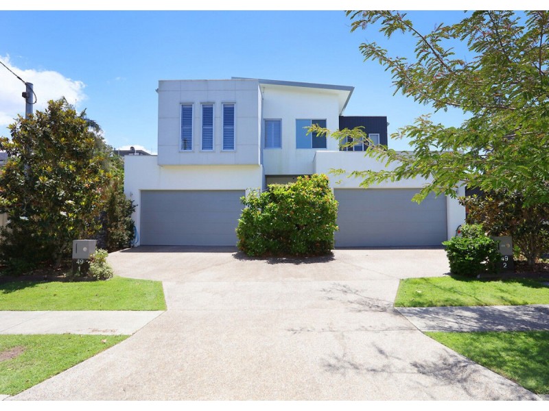 2/49 Milton Avenue, Paradise Point QLD 4216