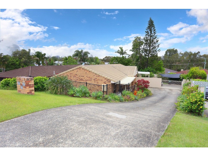1/5 Ruth Anne Close, Labrador QLD 4215