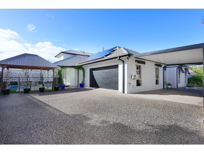 6 Manacor Place, Coombabah QLD 4216