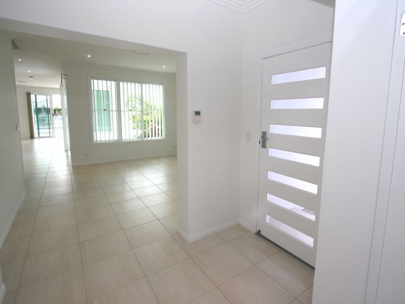 45 Coomera Court, Hope Island QLD 4212