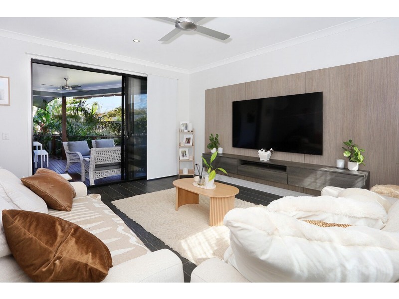 3/54 Milton Avenue, Paradise Point QLD 4216