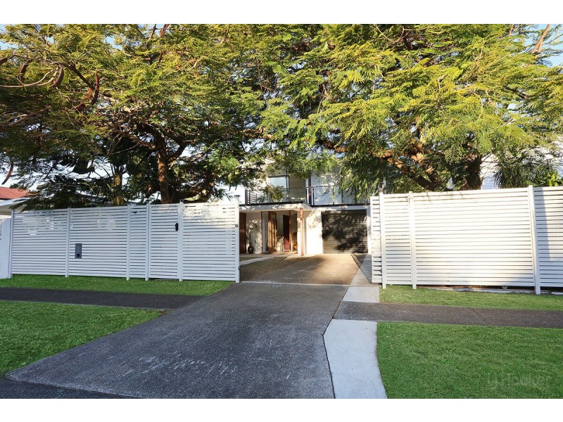 35 Deagon Drive, Runaway Bay QLD 4216