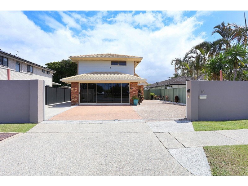 38 Morala Avenue, Runaway Bay QLD 4216