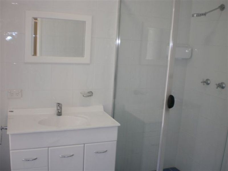 13 Walter Raleigh Crescent, Paradise Point QLD 4216