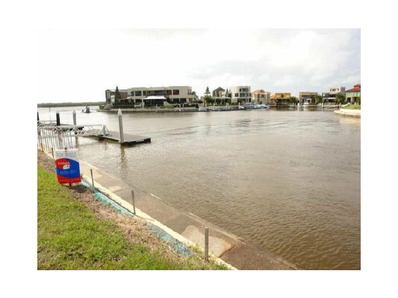 Sovereign Islands QLD 4216