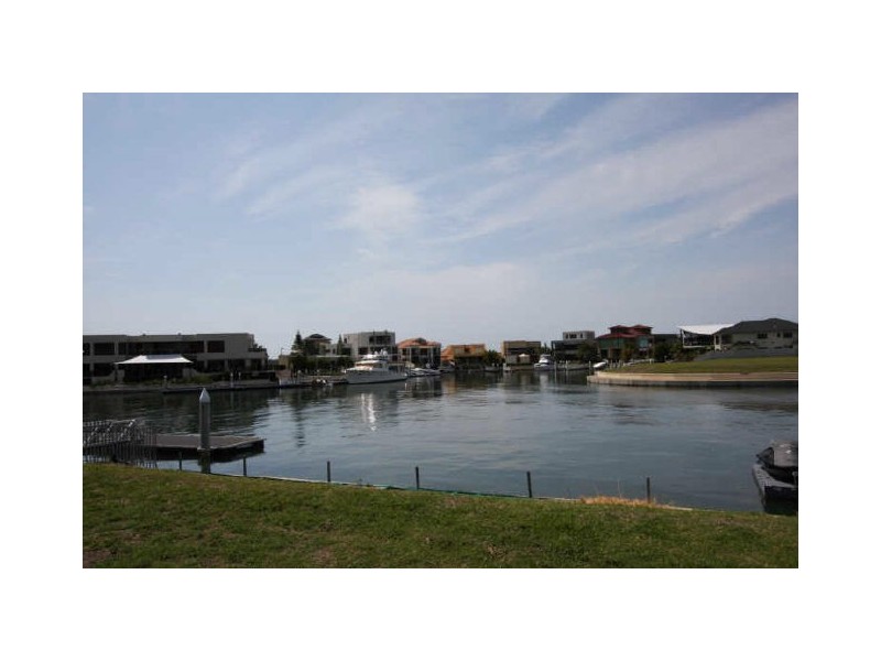 Sovereign Islands QLD 4216