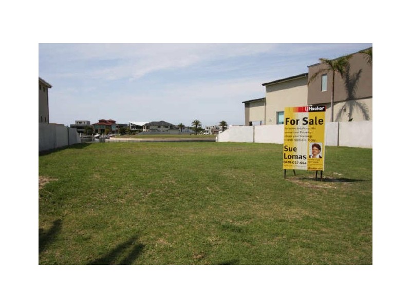 Sovereign Islands QLD 4216