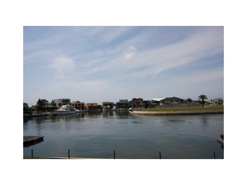 Sovereign Islands QLD 4216