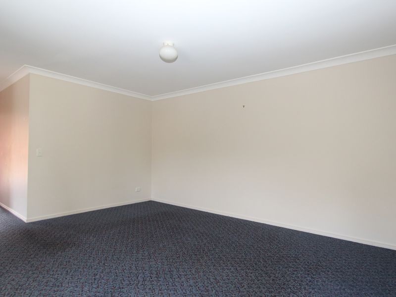 2/129 Government Road, Labrador QLD 4215