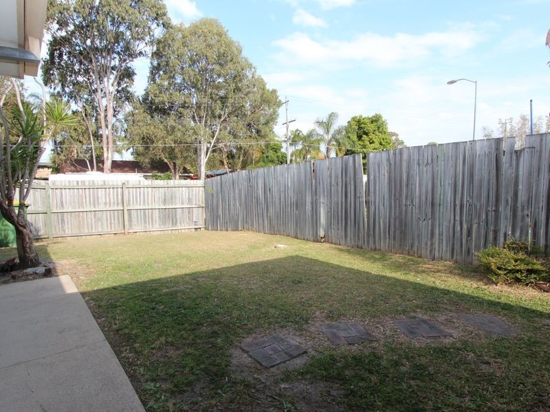 2/129 Government Road, Labrador QLD 4215