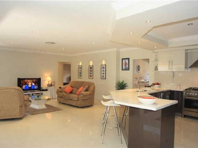 2827 Gracemere Circuit East, Hope Island QLD 4212