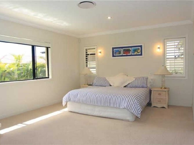 2827 Gracemere Circuit East, Hope Island QLD 4212