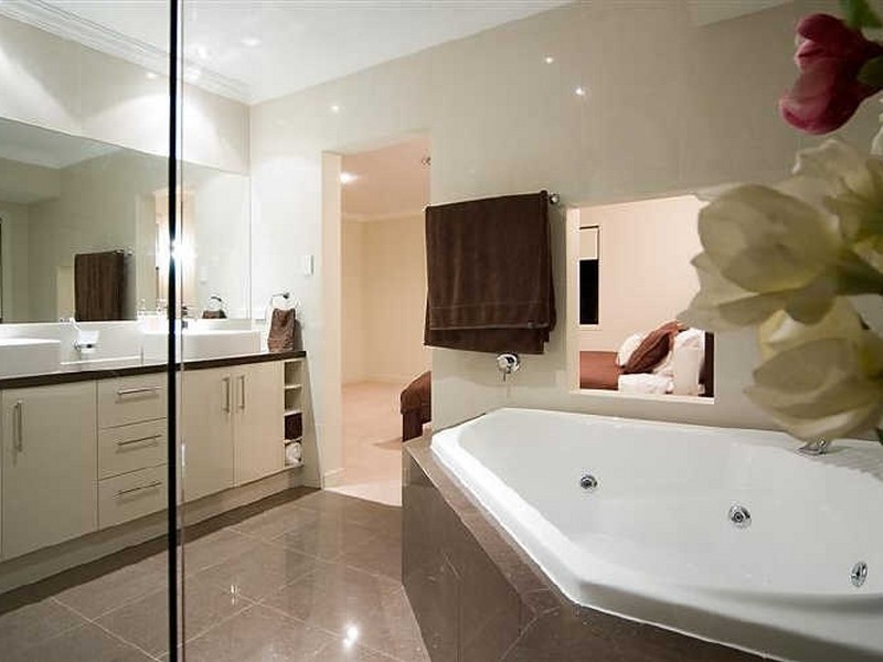 2827 Gracemere Circuit East, Hope Island QLD 4212