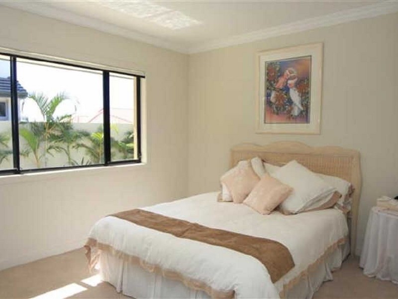 2827 Gracemere Circuit East, Hope Island QLD 4212