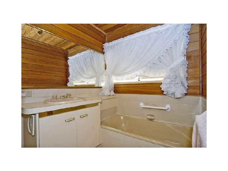 Paradise Point QLD 4216