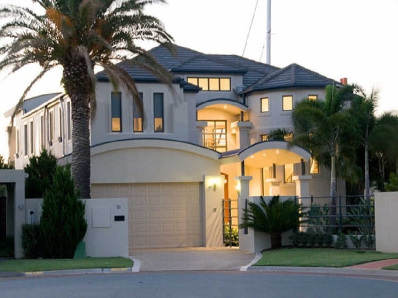 51 King Charles Drive, Sovereign Islands QLD 4216