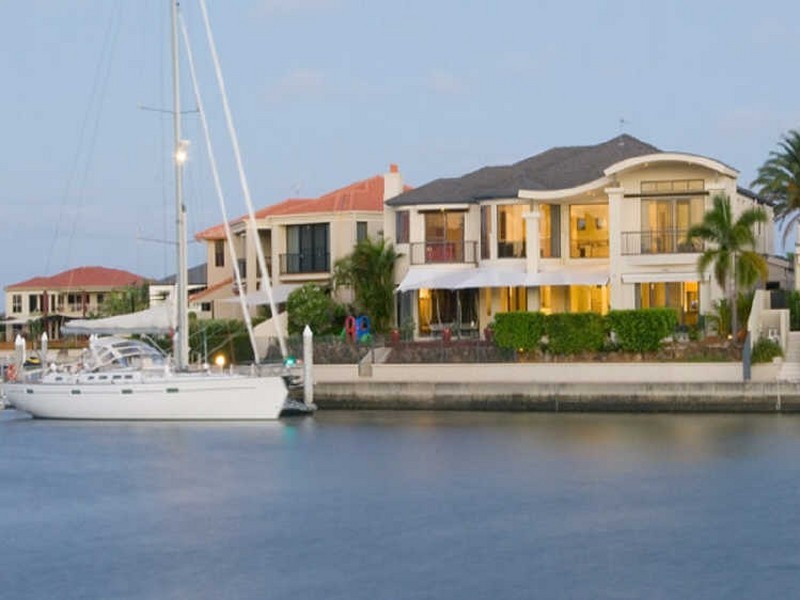 51 King Charles Drive, Sovereign Islands QLD 4216