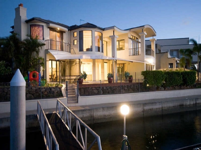 51 King Charles Drive, Sovereign Islands QLD 4216