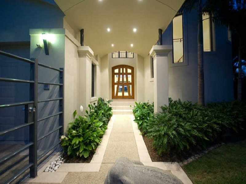 51 King Charles Drive, Sovereign Islands QLD 4216