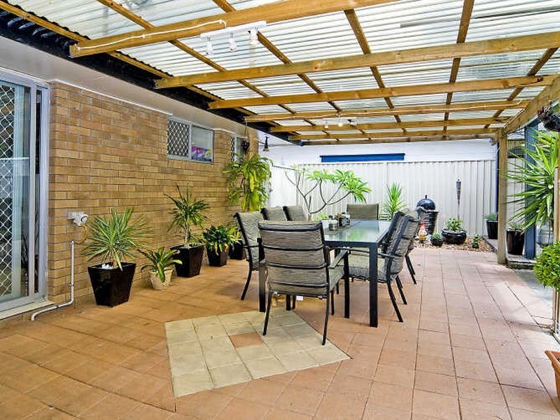 61 Poinsettia Avenue, Hollywell QLD 4216