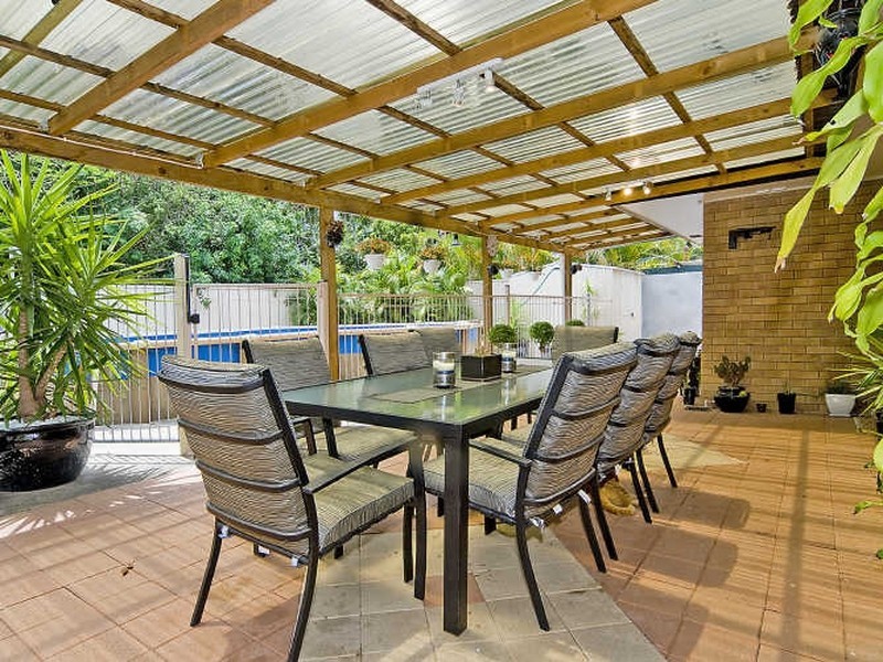 61 Poinsettia Avenue, Hollywell QLD 4216