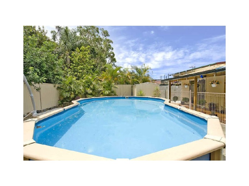 61 Poinsettia Avenue, Hollywell QLD 4216