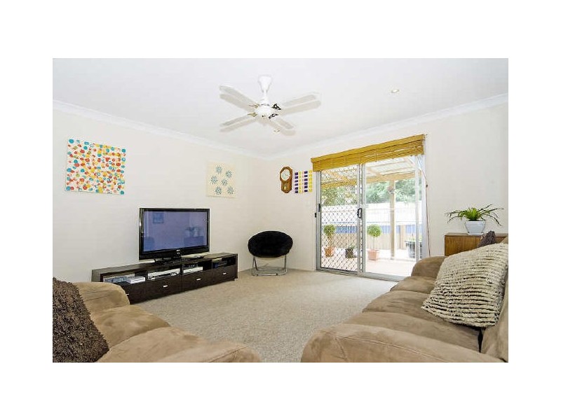 61 Poinsettia Avenue, Hollywell QLD 4216