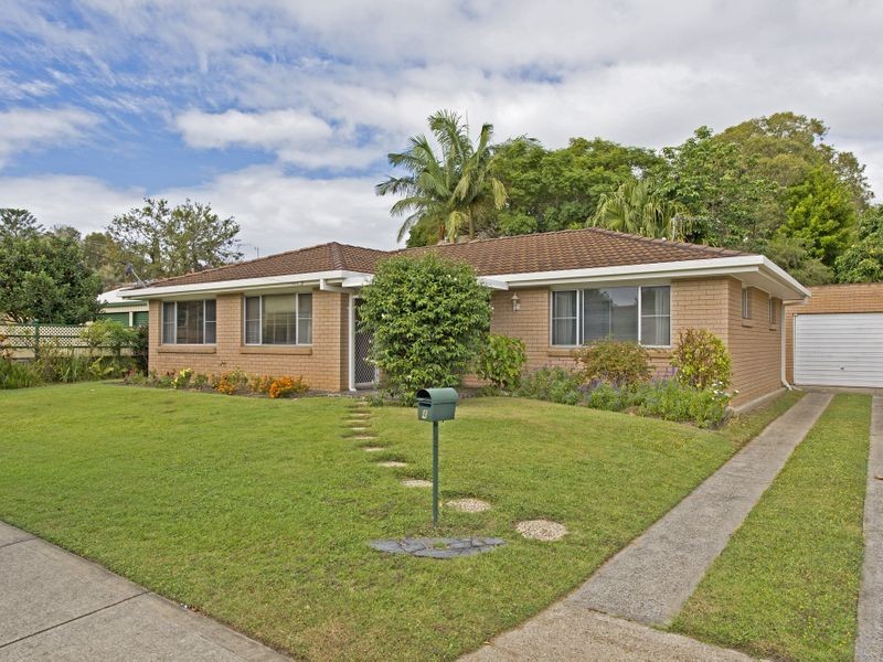 4 Drake Avenue, Paradise Point QLD 4216