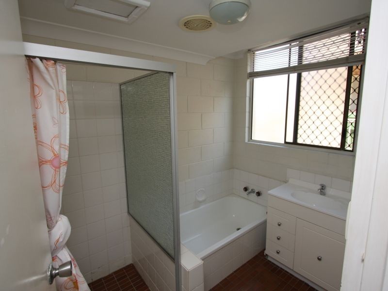 2/151 High Street, Southport QLD 4215