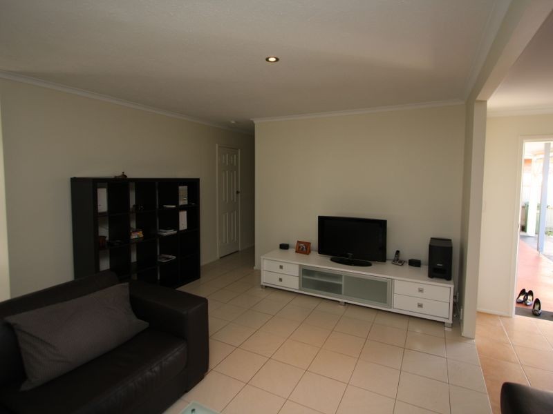 35 Jacaranda Street, Hollywell QLD 4216