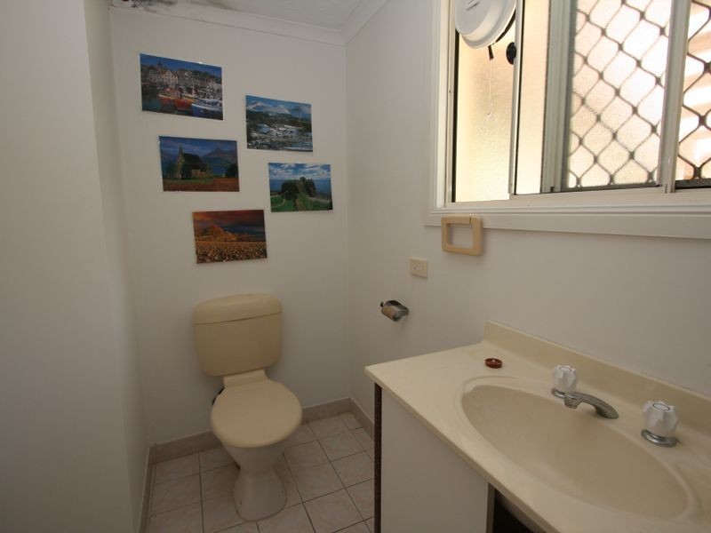 84 A Boykambil Esp, Hope Island QLD 4212