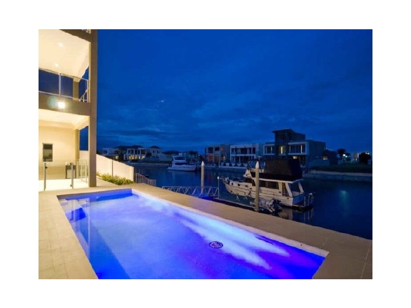 Sovereign Islands QLD 4216