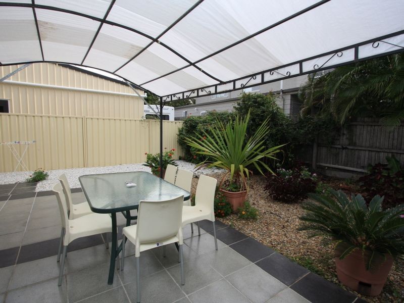 316 Bayview Street, Hollywell QLD 4216