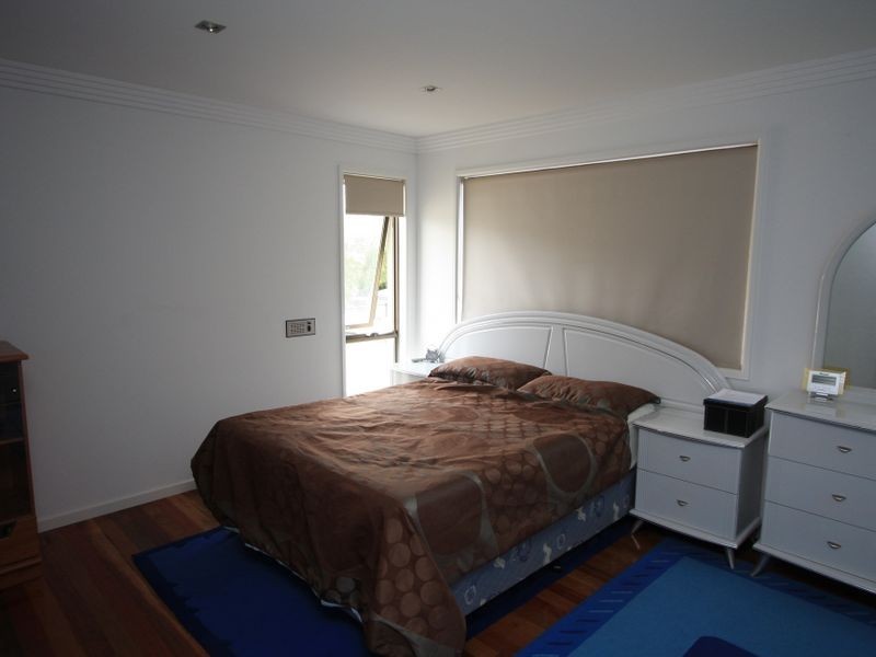 316 Bayview Street, Hollywell QLD 4216