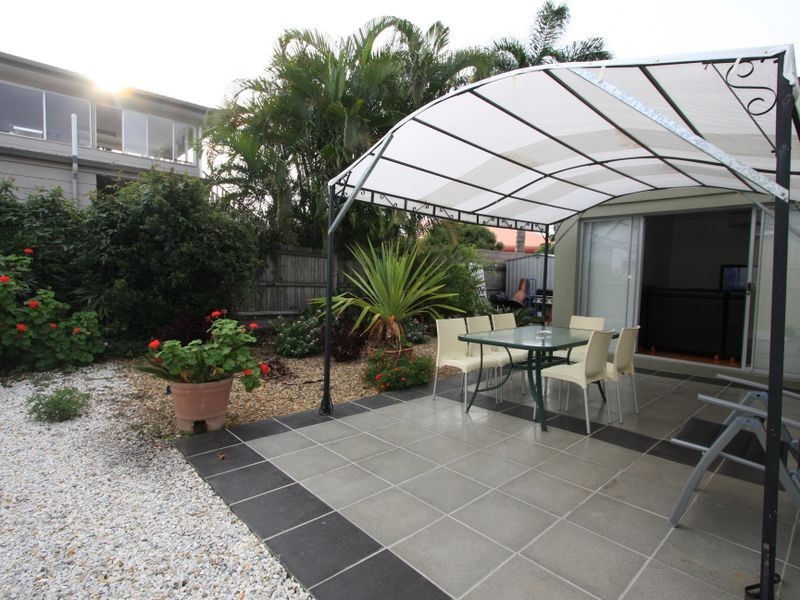 316 Bayview Street, Hollywell QLD 4216