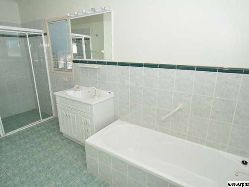 84 B Boykambil Avenue, Hope Island QLD 4212