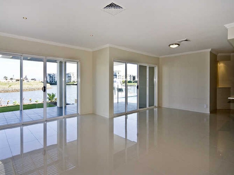 8 Palladium Boulevard, Hope Island QLD 4212