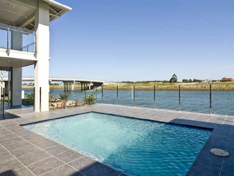 8 Palladium Boulevard, Hope Island QLD 4212