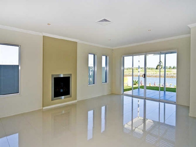 8 Palladium Boulevard, Hope Island QLD 4212