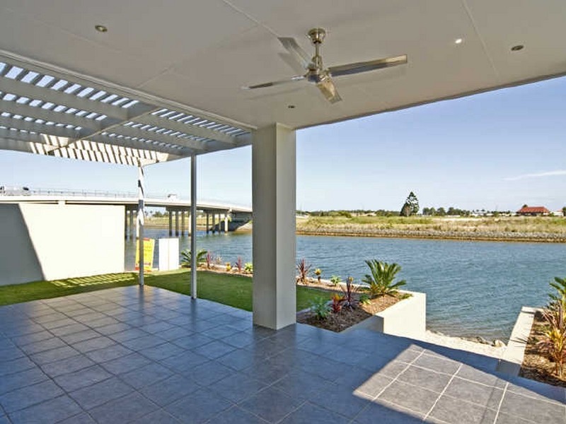 8 Palladium Boulevard, Hope Island QLD 4212