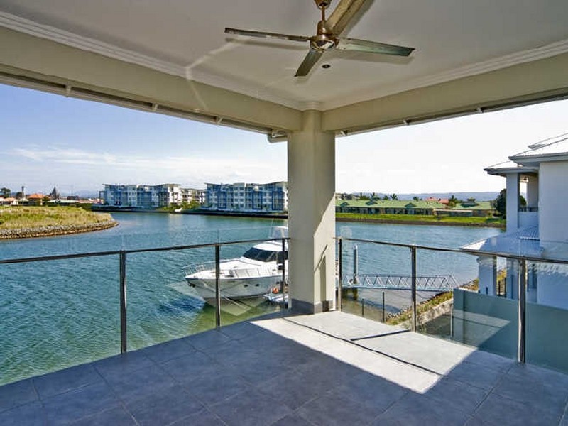 8 Palladium Boulevard, Hope Island QLD 4212