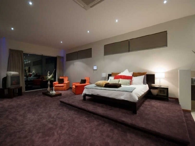 5 Knightsbridge Parade East, Sovereign Islands QLD 4216