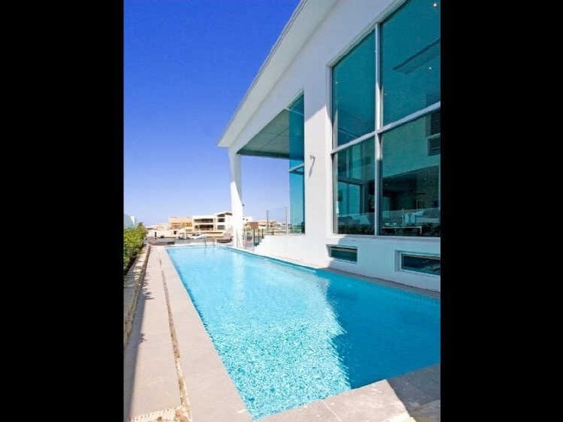 5 Knightsbridge Parade East, Sovereign Islands QLD 4216