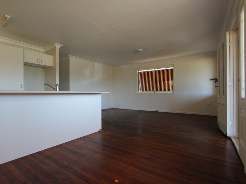 8 Nambur Avenue, Runaway Bay QLD 4216