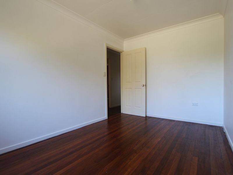 8 Nambur Avenue, Runaway Bay QLD 4216