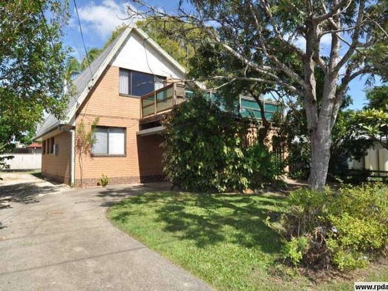 36 Shoveller Avenue, Paradise Point QLD 4216