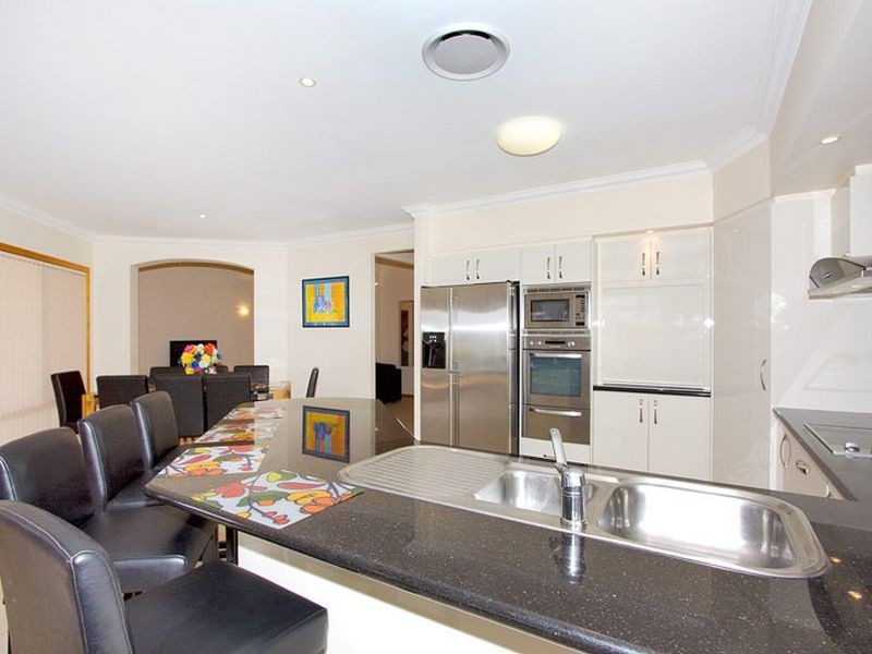 35 Ferrymans Court, Helensvale QLD 4212