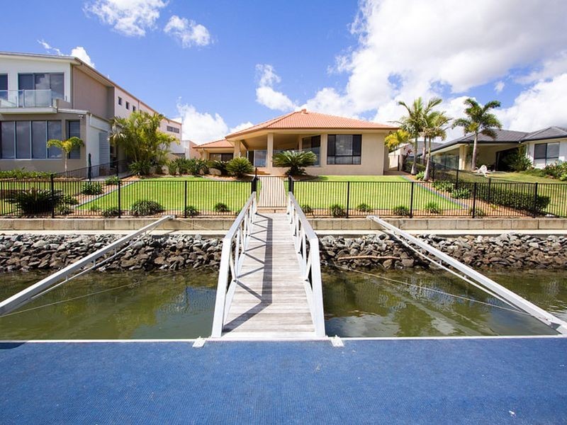 35 Ferrymans Court, Helensvale QLD 4212