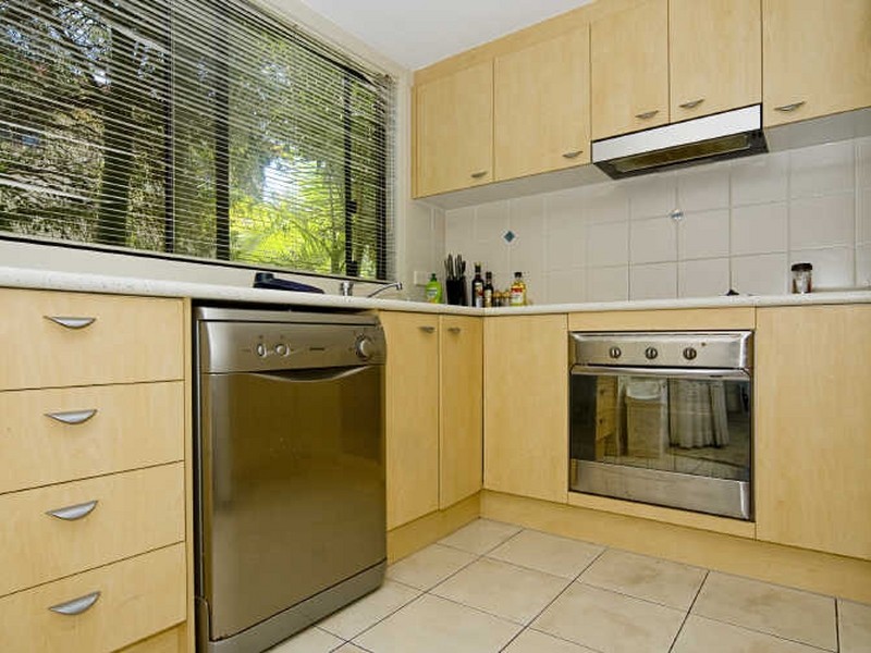 6/23 Bath Street, Labrador QLD 4215